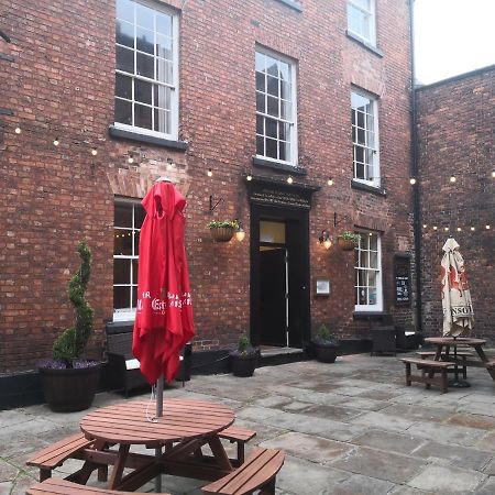 The Commercial Bar & Hotel Chester Extérieur photo