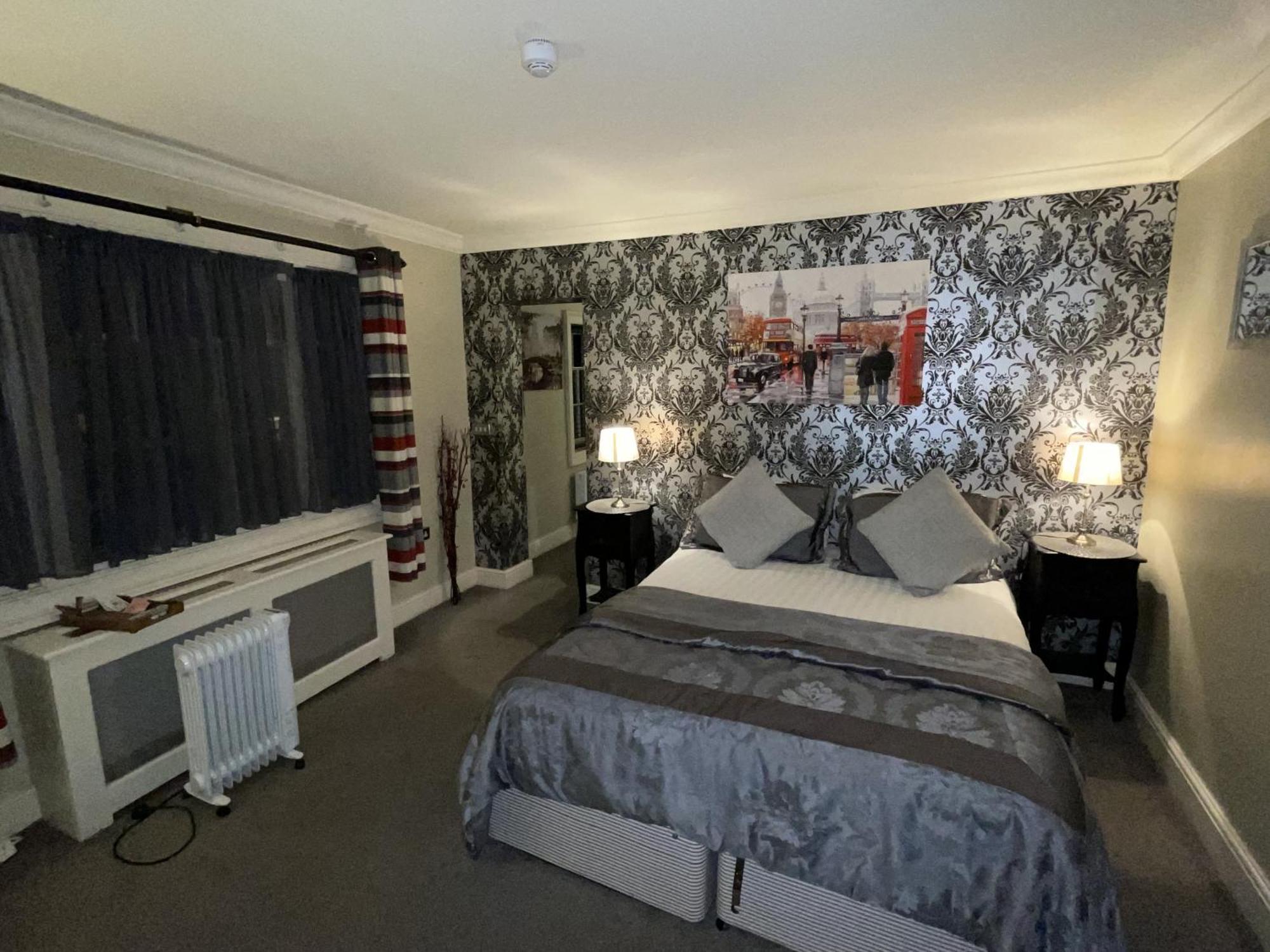The Commercial Bar & Hotel Chester Chambre photo
