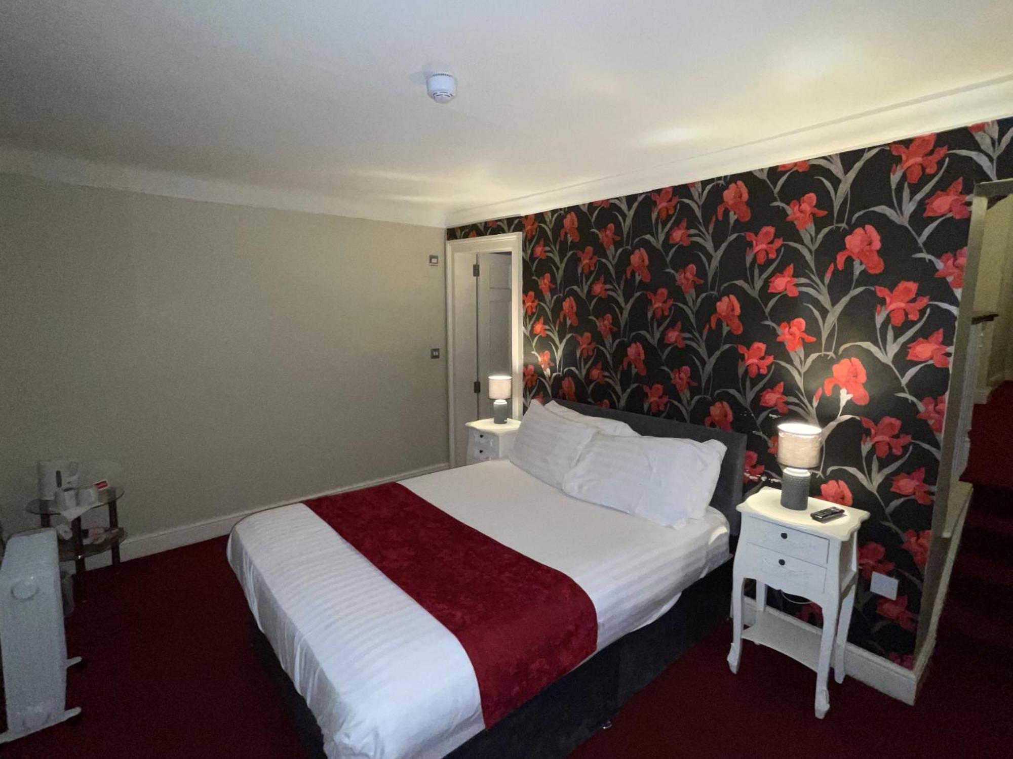 The Commercial Bar & Hotel Chester Chambre photo