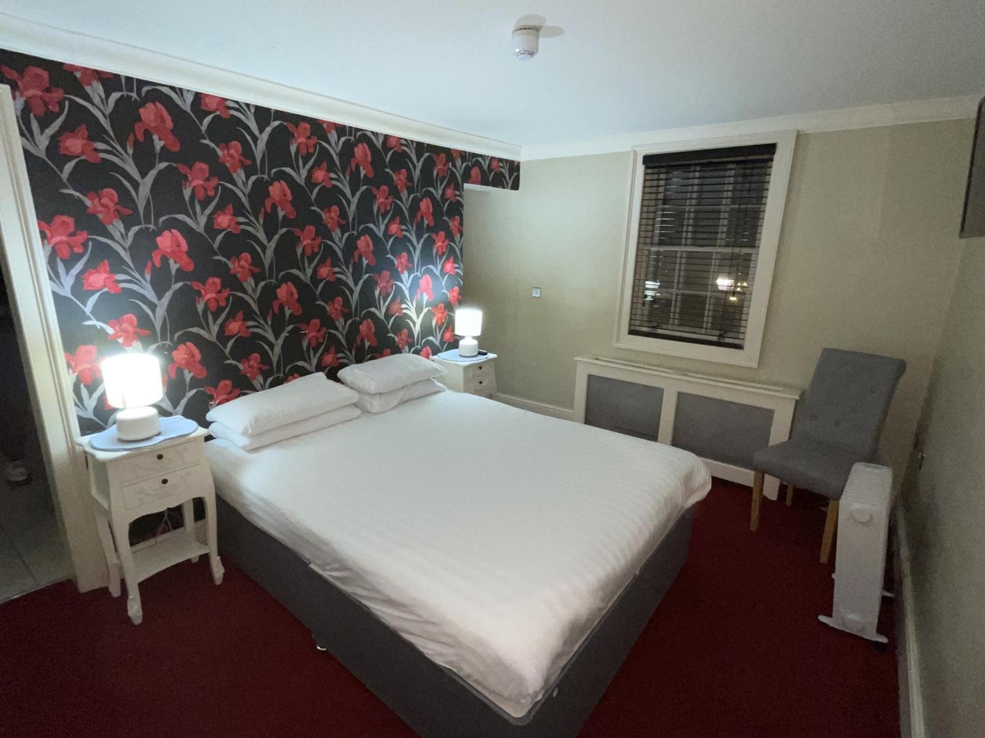 The Commercial Bar & Hotel Chester Chambre photo